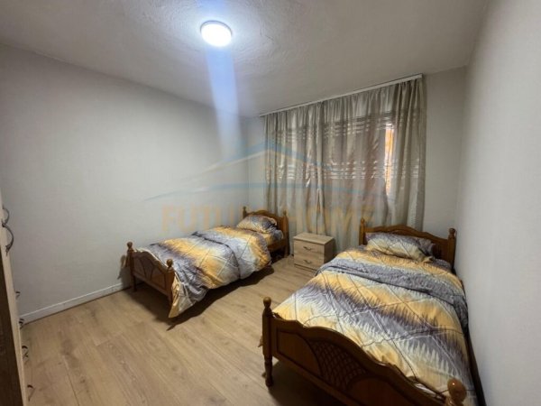 Tirane, jepet me qera apartament 3+1 Kati 2, 90 m² 700 € (Bulevardi Zogu Pare)
