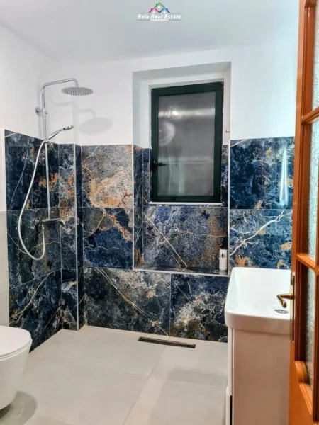 Tirane, jepet me qera apartament 1+1 Kati 1, 50 m² 500 € (Rruga e Elbasanit)
