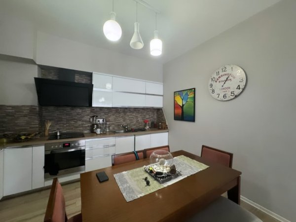 Tirane, shitet apartament 2+1 , 102 m² 205.000 € (Kopshti Zoologjik)