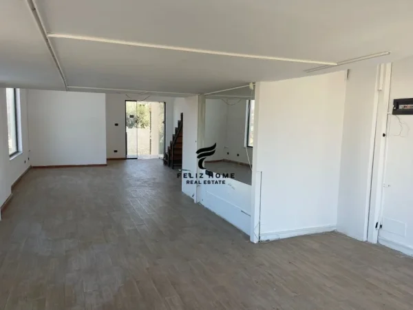 Tirane, shitet dyqan Kati 0, 85 m² 249.600 € (RRUGA E ELBASANIT)