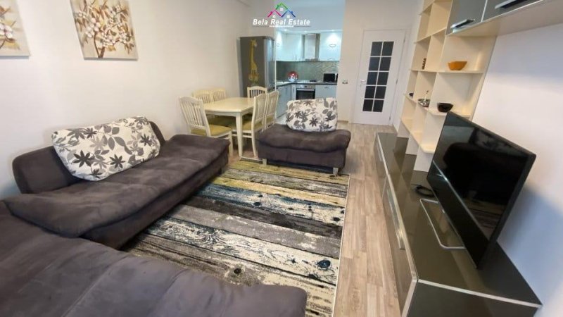 Tirane, jepet me qera apartament 2+1 Kati 7, 104 m² 500 € (yzberisht)