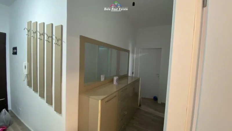 Tirane, jepet me qera apartament 2+1 Kati 7, 104 m² 500 € (yzberisht)
