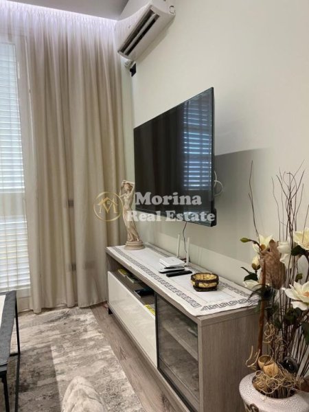 Tirane, jepet me qera apartament 1+1 Kati 10, 77 m² 1.000 € (Qender)