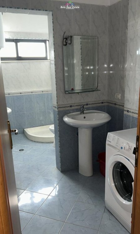 Tirane, jepet me qera apartament 2+1 Kati 7, 100 m² 600 € (21 dhjetori)