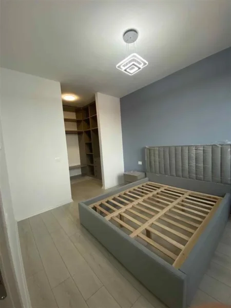 Tirane, jepet me qera apartament 1+1+Ballkon Kati 7, 70 m² 550 € (Fusha e Aviacionit)