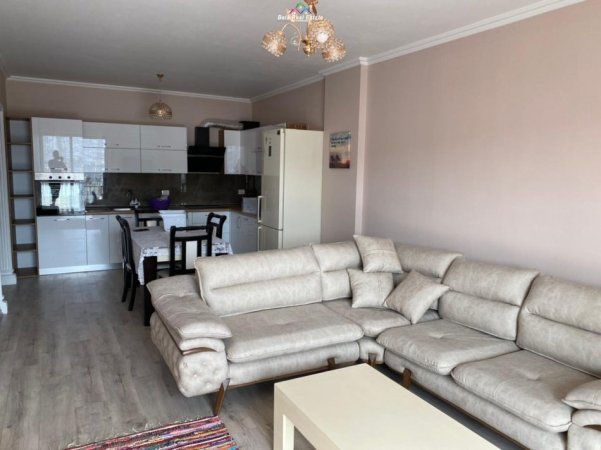 Tirane, jepet me qera apartament 1+1+Ballkon Kati 11, 70 m² 600 € (prane delijorgjit)
