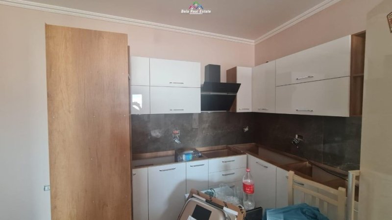 Tirane, jepet me qera apartament 1+1+Ballkon Kati 11, 70 m² 600 € (prane delijorgjit)