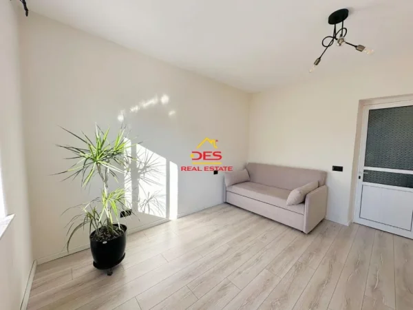 Delvine, shitet apartament 2+1+Ballkon Kati 4, 74 m² 65.000 € 