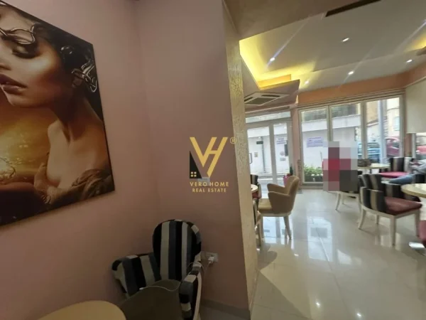 Tirane, shitet lokal Kati 0, 110 m² 288.400 € (RRUGA E DURRESIT)