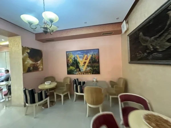 Tirane, shitet lokal Kati 0, 110 m² 288.400 € (RRUGA E DURRESIT)