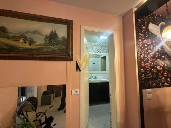 Tirane, shitet lokal Kati 0, 110 m² 288.400 € (RRUGA E DURRESIT)