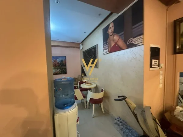 Tirane, shitet lokal Kati 0, 110 m² 288.400 € (RRUGA E DURRESIT)