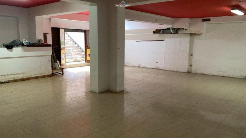 Tirane, jepet me qera dyqan Kati -1, 120 m² 300 € (seilte)