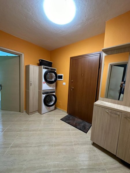 Tirane, jepet me qera apartament 2+1+Ballkon , 87 m² 700 € (Rr. Jordan Misja te lavazh 07)