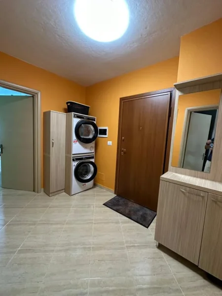 Tirane, jepet me qera apartament 2+1+Ballkon , 87 m² 700 € (Rr. Jordan Misja te lavazh 07)