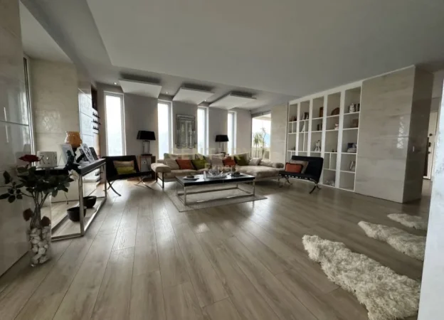 Tirane, shitet apartament+verande | Penthouse 4+1 Kati 8, 343 m² 440.000 € (Mozaiku i Tiranës) - Parkim: 2 garazhe