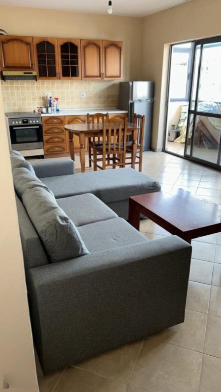 Tirane, jepet me qera apartament 2+1 Kati 7, 100 m² 600 € (Vasil Shanto)