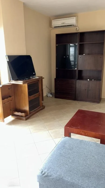 Tirane, jepet me qera apartament 2+1 Kati 7, 100 m² 600 € (Vasil Shanto)