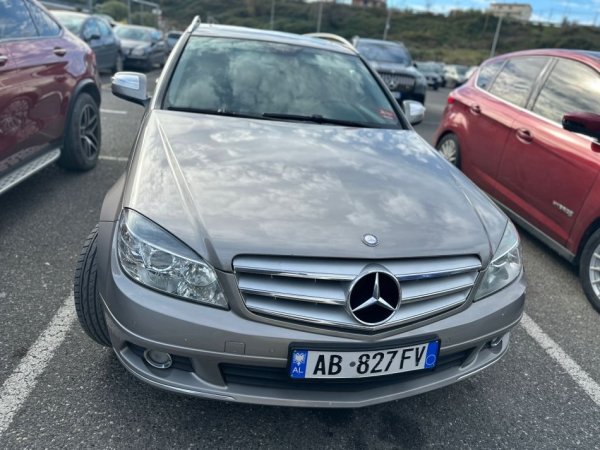 Tirane, shitet me portobagazh Mercedes benz C220 W203 Nafte, kafe automatik Klima 6000 €