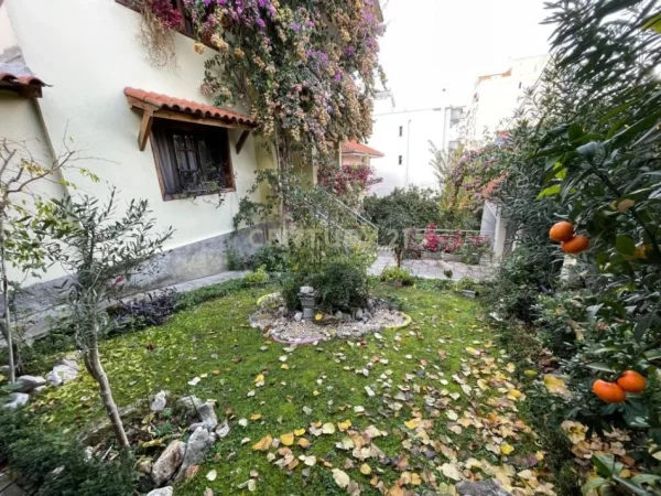 Tirane, shes Vile , 582 m² 800.000 € (Vilat Gjermane, Rruga e Elbasanit)