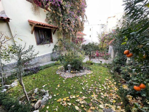 Tirane, shes , 582 m² 800.000 € (Vilat Gjermane, Rruga e Elbasanit)