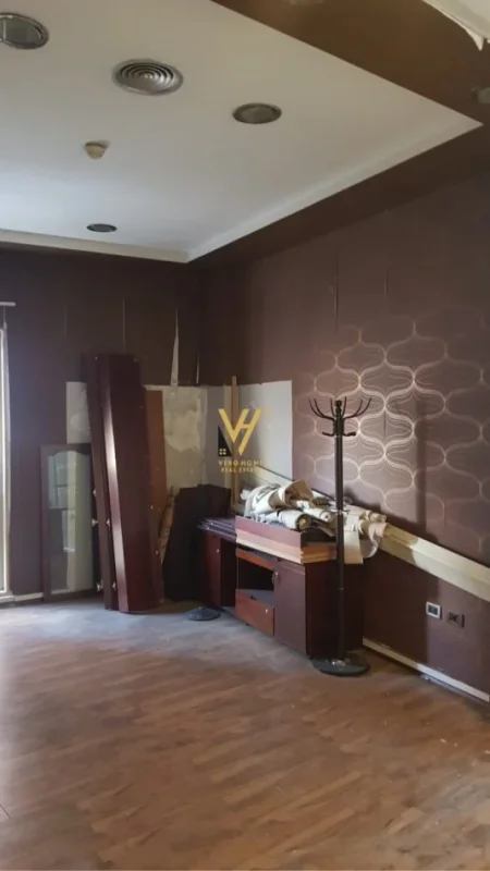 Tirane, shitet ambjent biznesi Kati 3, 28 m² 67.000 € (RRUGA E BARRIKADAVE)