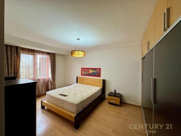 Tirane, jap me qera apartament 2+1+2 , 140 m² 900 € (Kodra e Diellit)