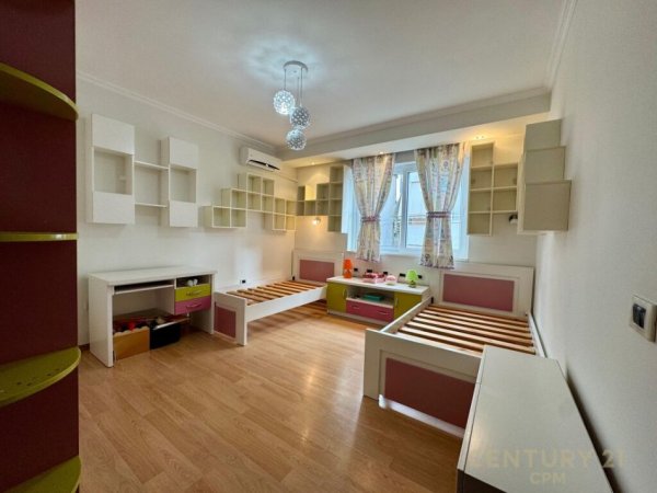 Tirane, jap me qera apartament 2+1+2 , 140 m² 900 € (Kodra e Diellit)