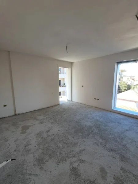 Tirane, shitet apartament 1+1 Kati 2, 75 m² 120.000 € (Xhanfize Keko)