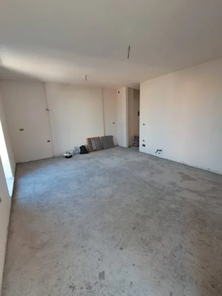 Tirane, shitet apartament 1+1 Kati 2, 75 m² 120.000 € (Xhanfize Keko)