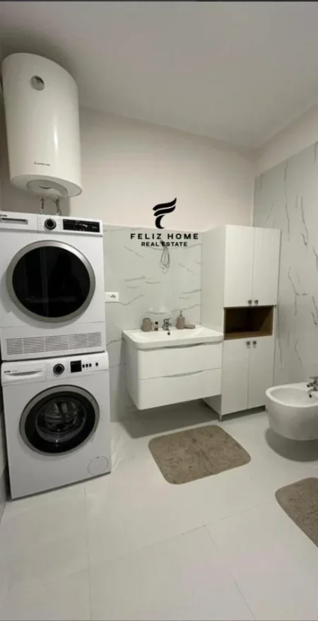 Tirane, jepet me qera apartament 1+1 , 75 m² 800 € (SHKOLLA E BALETIT)