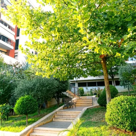 Tirane, shes apartament 2+1+Ballkon Kati 3, 128 m² 150.000 € (Fresk)