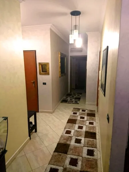 Tirane, shes apartament 2+1+Ballkon Kati 3, 128 m² 150.000 € (Fresk)