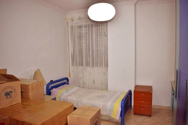 Tirane, shes apartament 2+1+Ballkon Kati 3, 128 m² 150.000 € (Fresk)