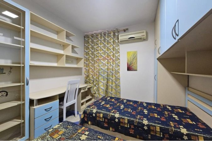 Tirane, jepet me qera apartament 2+1 , 800 € (Myslym Shyri)