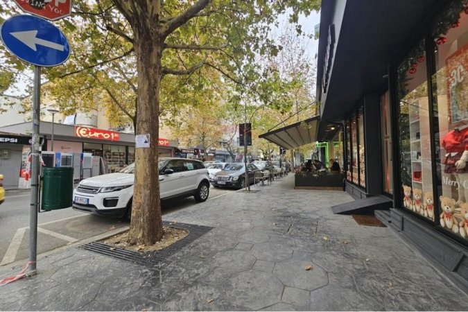 Tirane, jepet me qera apartament 2+1 , 800 € (Myslym Shyri)