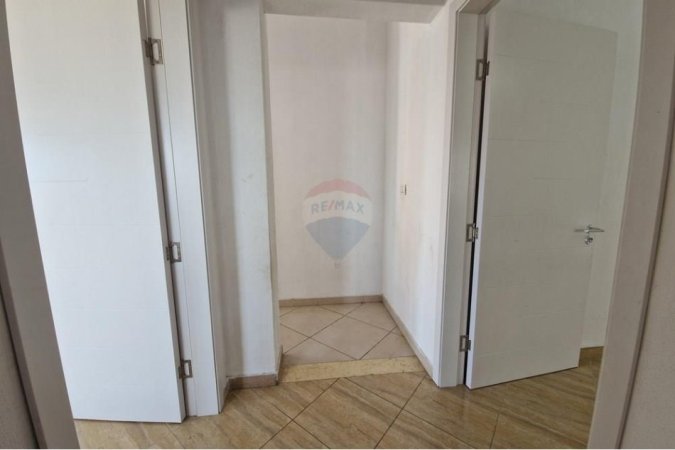 Tirane, jepet me qera apartament 2+1 , 430 € (Porcelan)