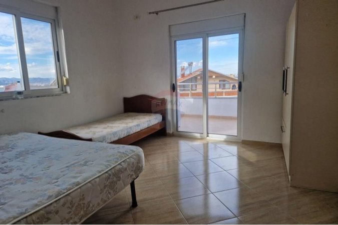 Tirane, jepet me qera apartament 2+1 , 430 € (Porcelan)