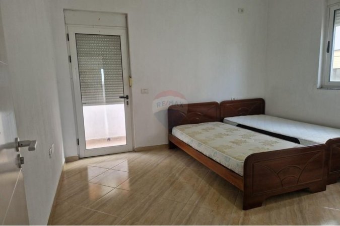 Tirane, jepet me qera apartament 2+1 , 430 € (Porcelan)
