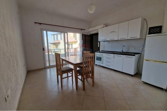 Tirane, jepet me qera apartament 2+1 , 430 € (Porcelan)