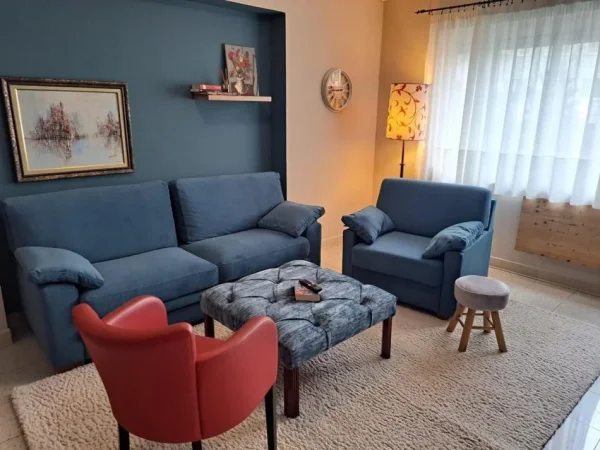 Tirane, jepet me qera apartament 1+1 Kati 2, 70 m² 550 € (9 Kateshet)