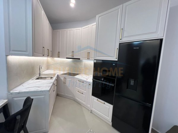 Tirane, jepet me qera shtepi 1+1 Kati 1, 90 m² 600 € (Mjull Bathore, pranë Rezidencës La Luna)