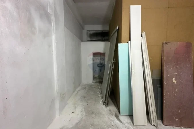 Tirane, jepet me qera magazine , 400 € (Kombinat)