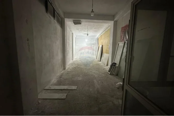 Tirane, jepet me qera magazine , 400 € (Kombinat)