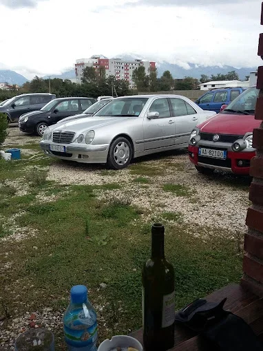 Tirane, jepet me qera ambjent biznesi Kati 0, 816 m² 1.500 € (Top Chanel)