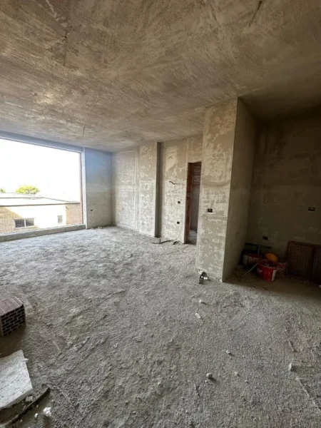 Tirane, shitet apartament 1+1 Kati 2, 75 m² 112.500 € (Prane Bulevardit te Ri)