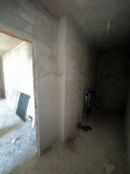 Tirane, shitet apartament 1+1 Kati 2, 75 m² 112.500 € (Prane Bulevardit te Ri)