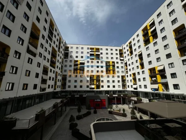 Tirane, shitet ambjent biznesi Kati 0, 34 m² 140.000 € (Grand Gallery)