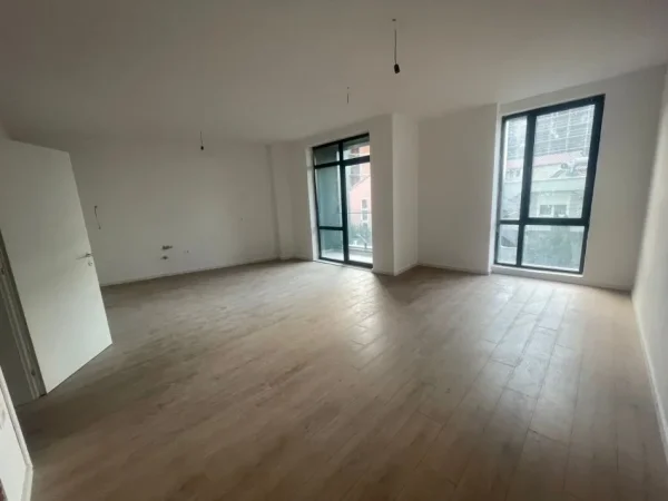 Tirane, shitet apartament , 160 m² 226.800 € (Bulevardi i Ri)