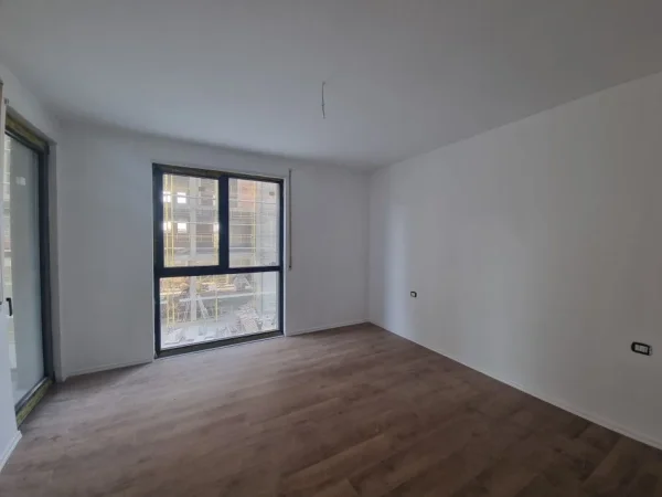 Tirane, jepet me qera zyre Kati 1, 108 m² 700 € (Rruga Dritan Hoxhaa)